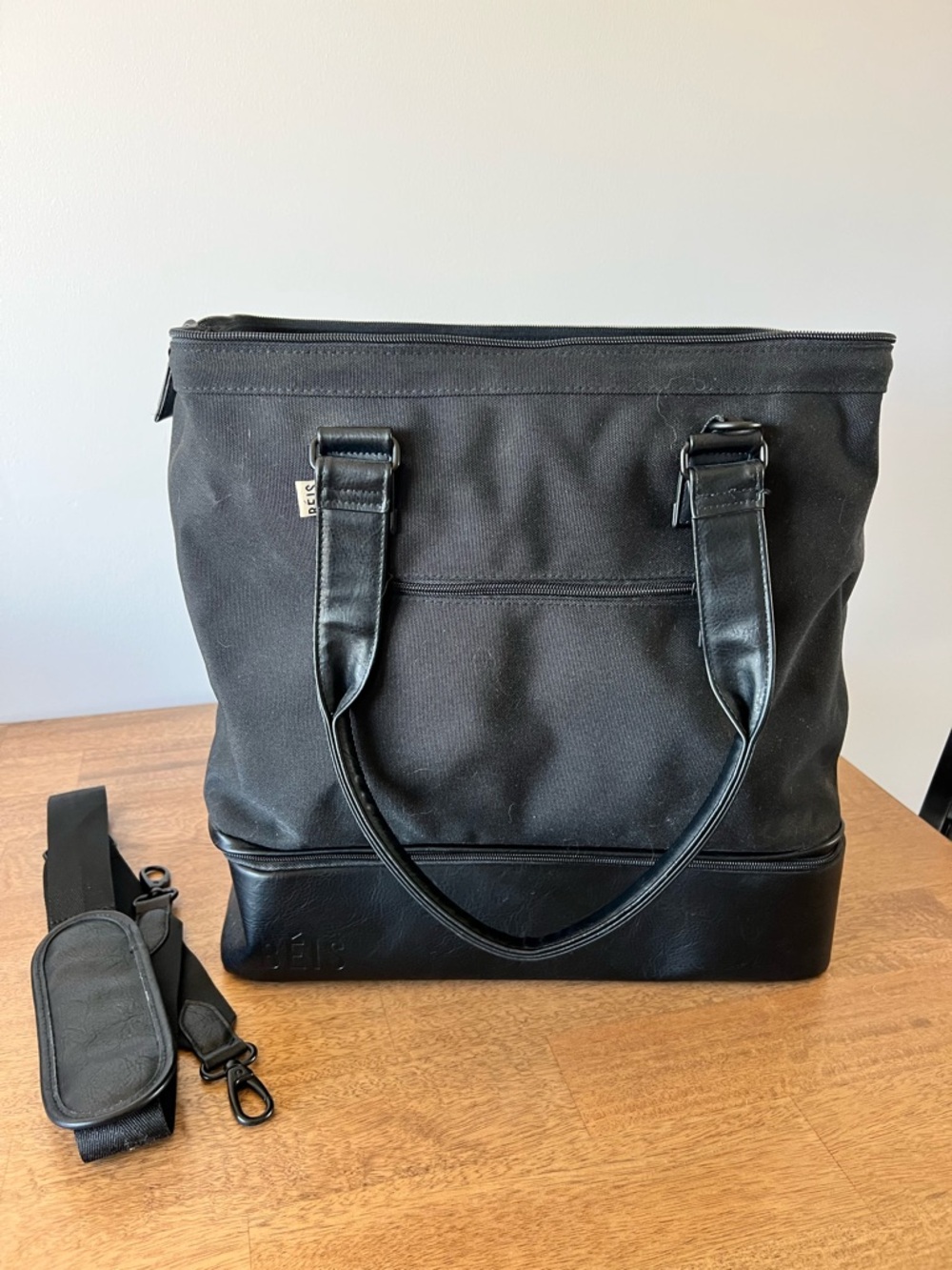 Beis Weekender Bag in Black - Picture 2 of 9